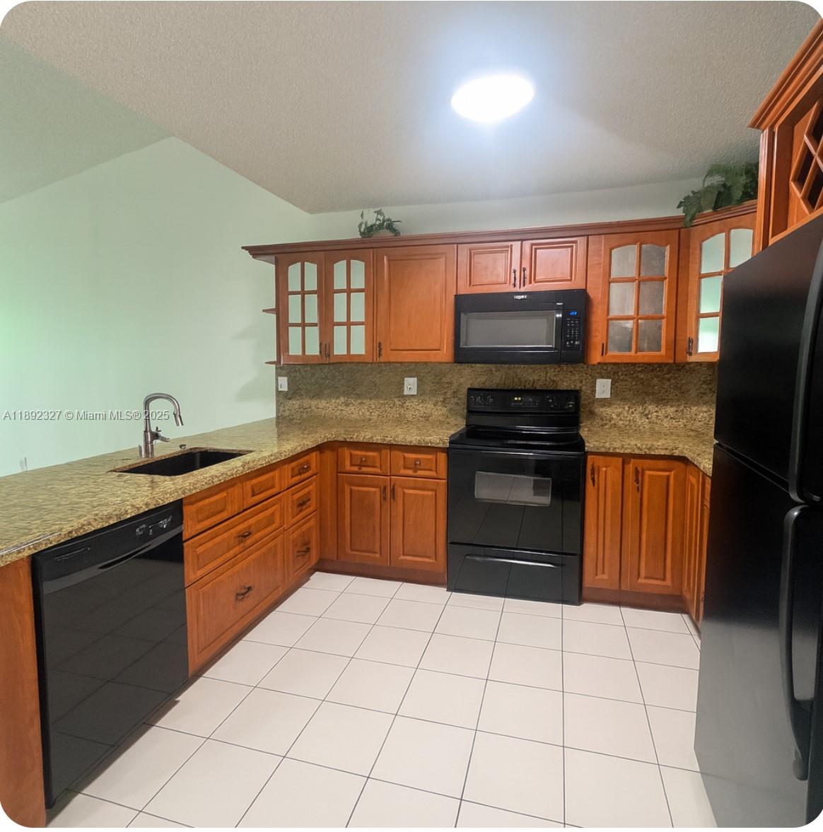 UNIVERSAL DREAM HOMES - Residential