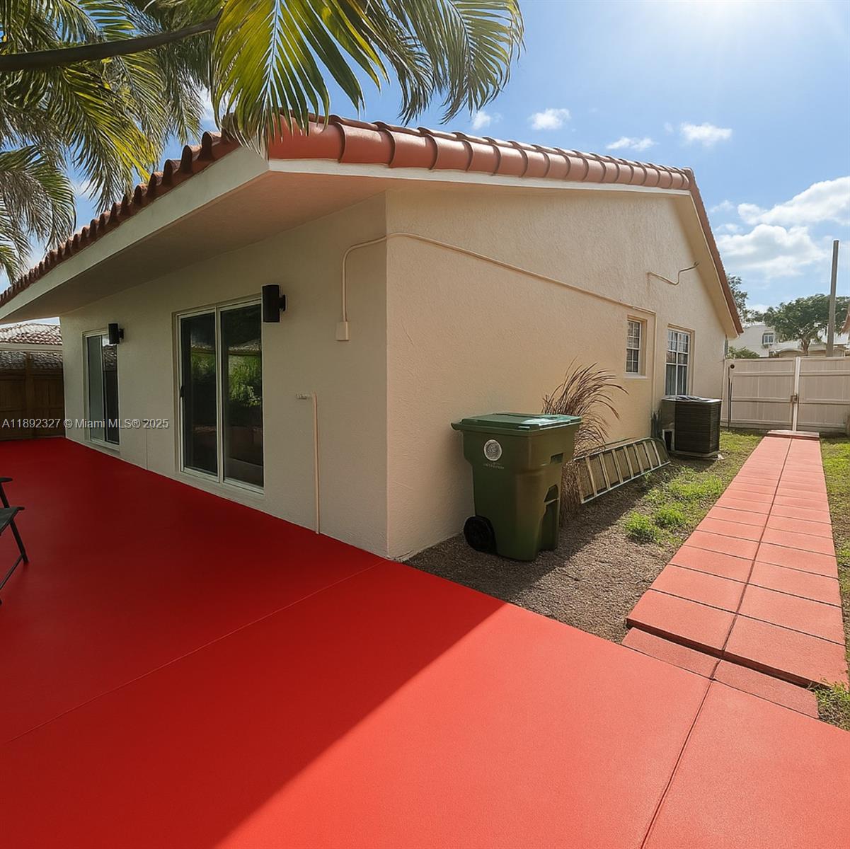 UNIVERSAL DREAM HOMES - Residential