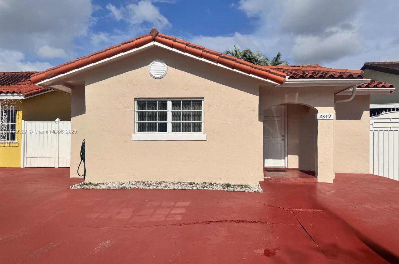 UNIVERSAL DREAM HOMES - Residential