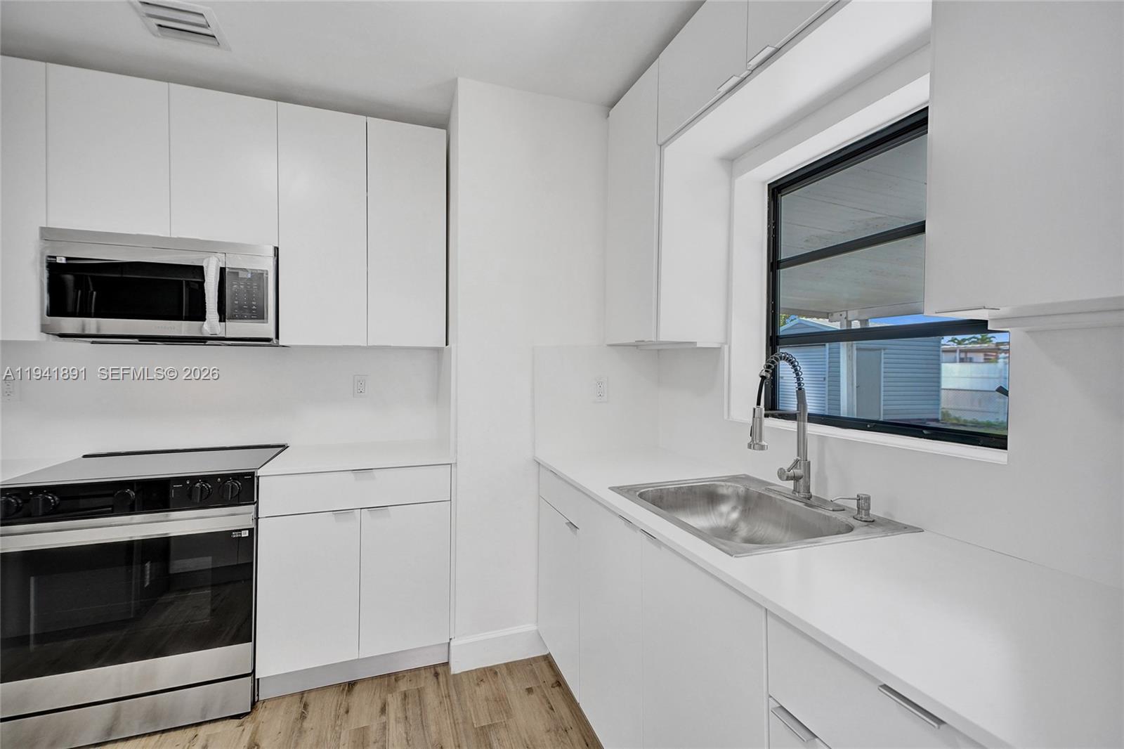 INGLESIDE PARK - Residential