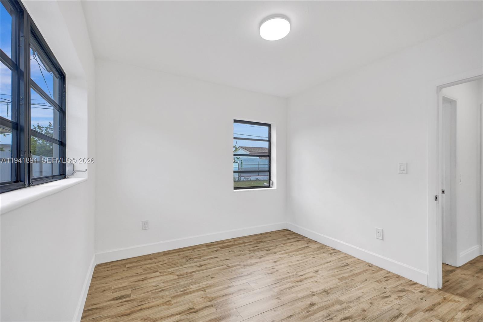 INGLESIDE PARK - Residential