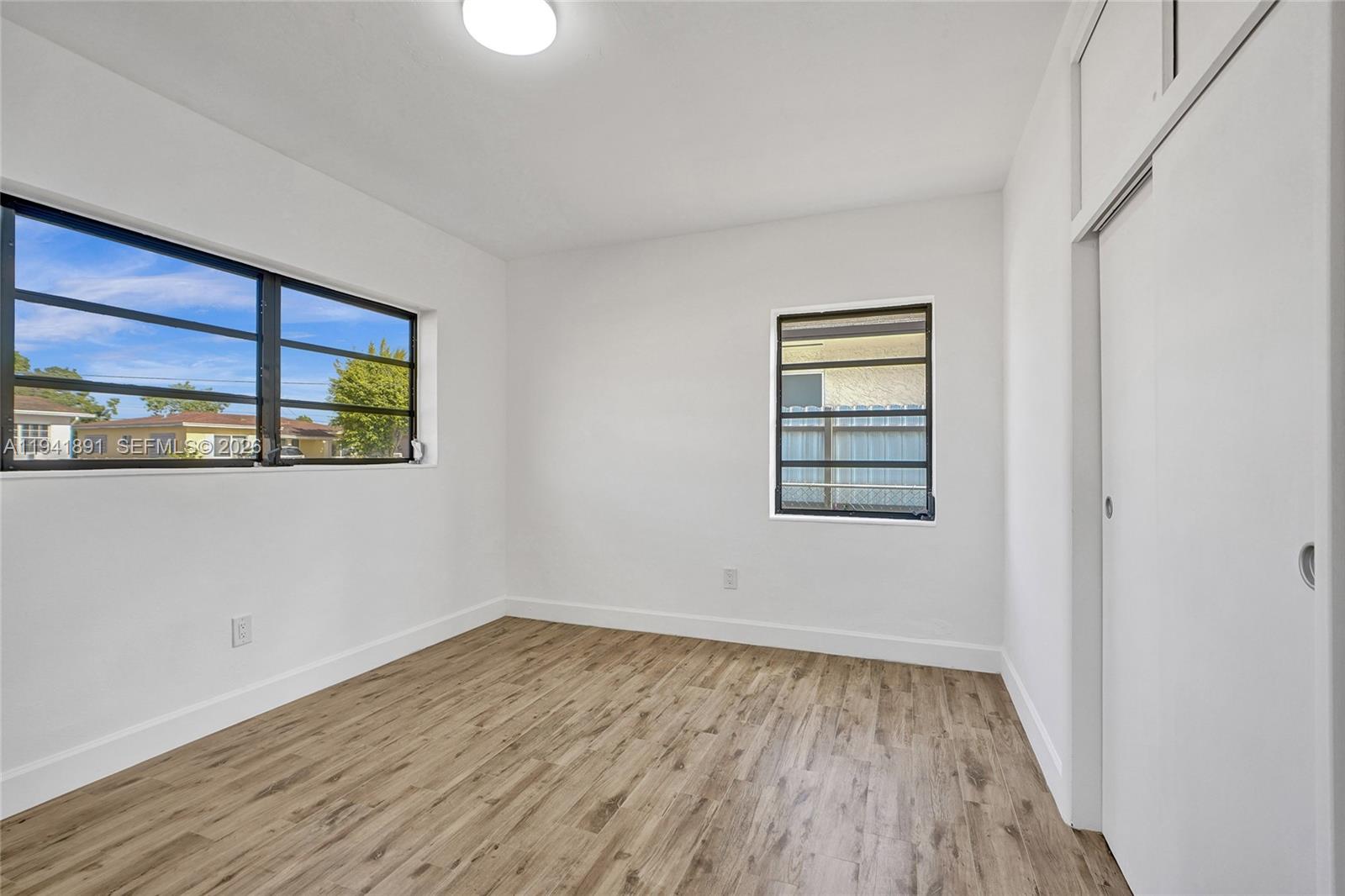 INGLESIDE PARK - Residential