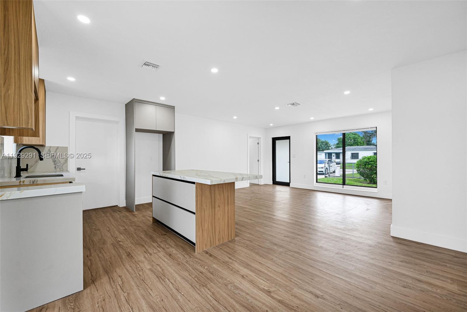 RICHMOND HEIGHTS - Residential