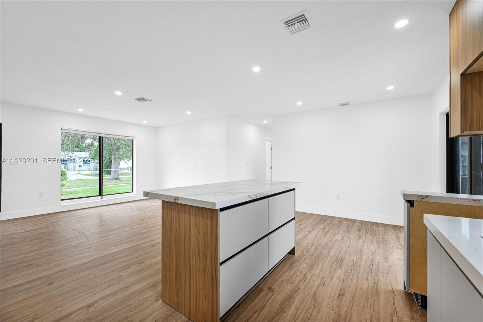 RICHMOND HEIGHTS - Residential