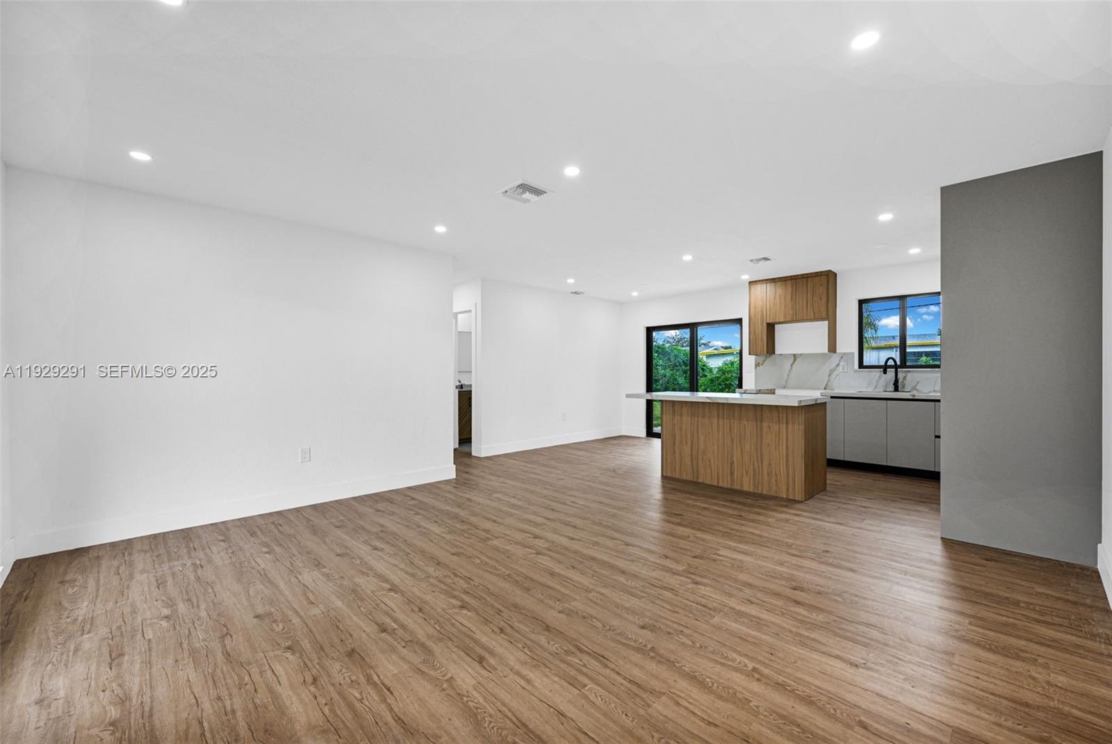 RICHMOND HEIGHTS - Residential