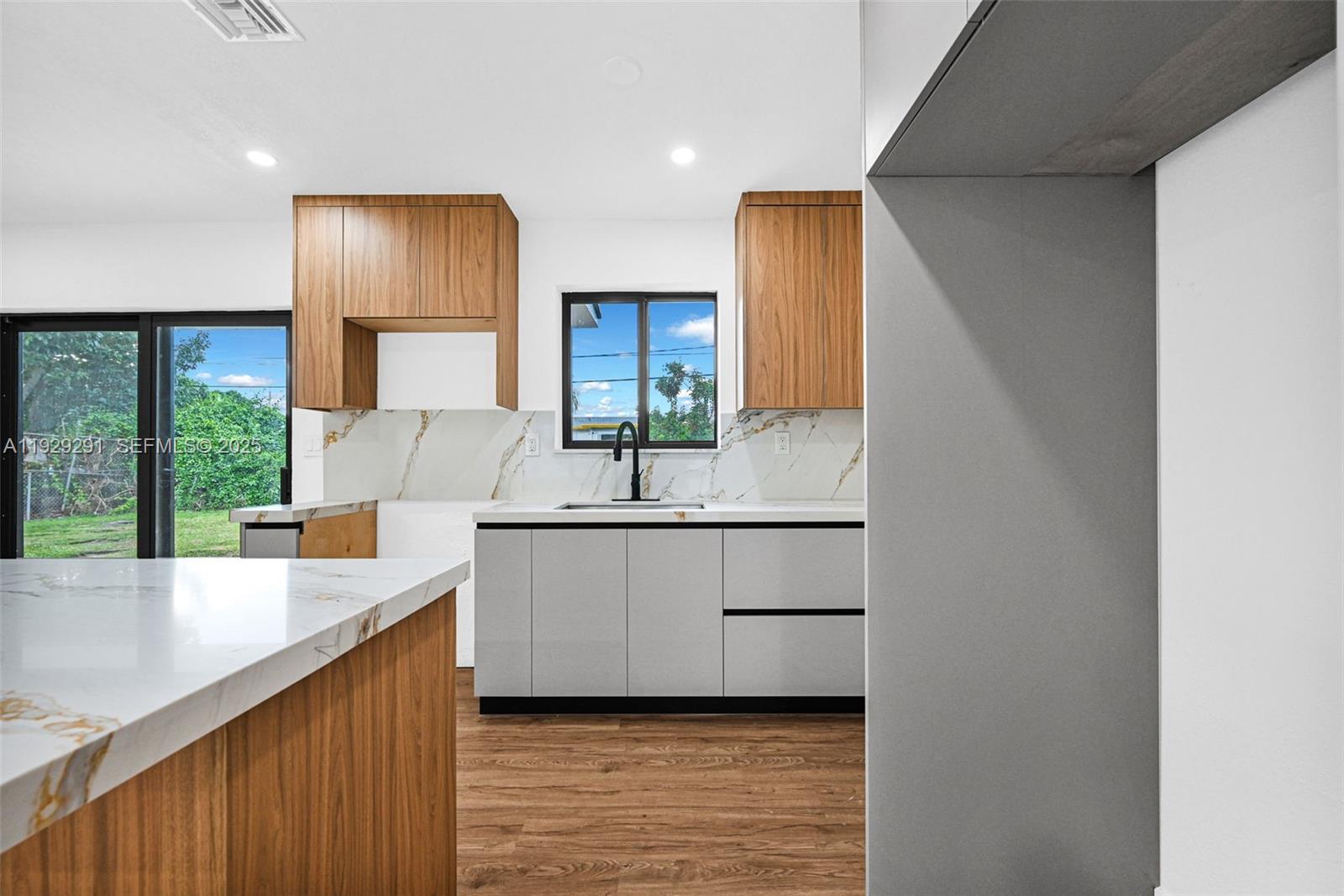 RICHMOND HEIGHTS - Residential