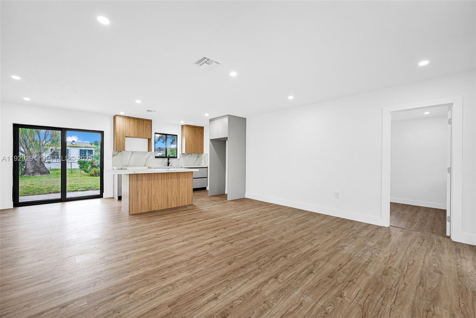 RICHMOND HEIGHTS - Residential