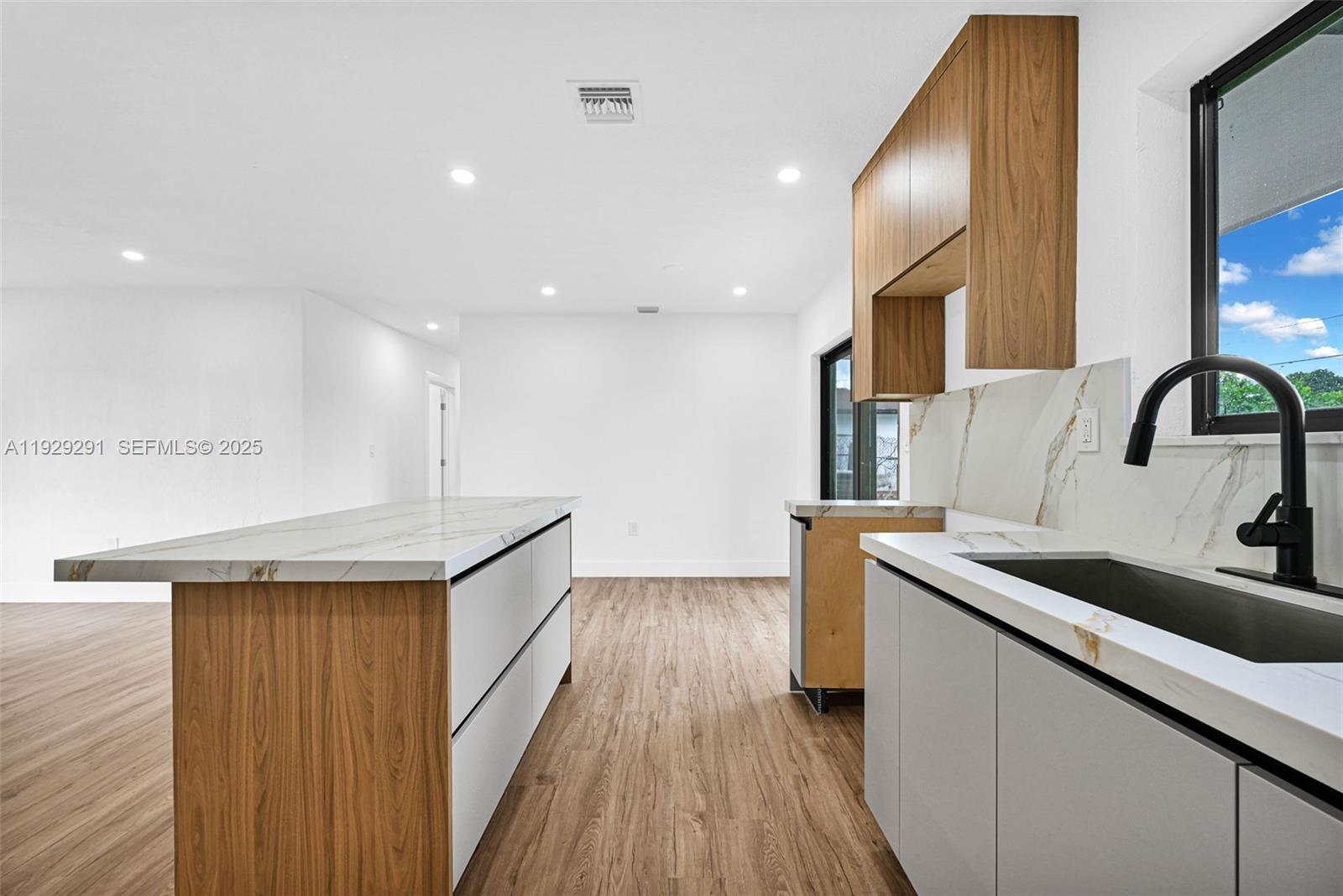 RICHMOND HEIGHTS - Residential