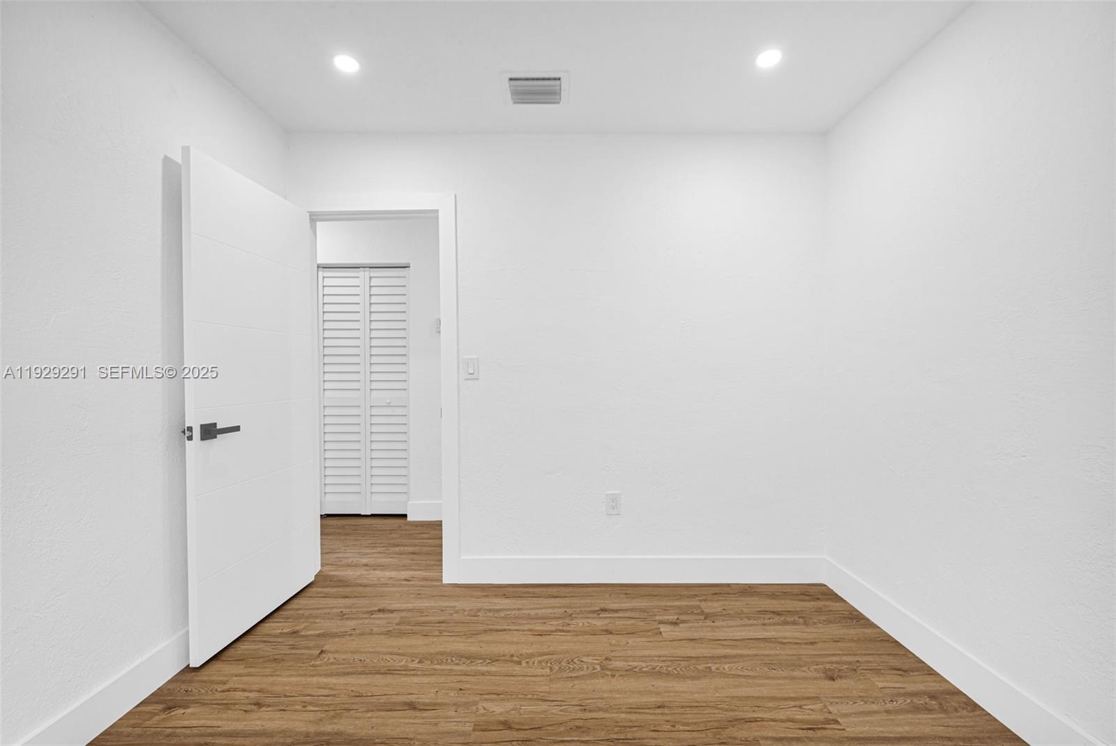 RICHMOND HEIGHTS - Residential