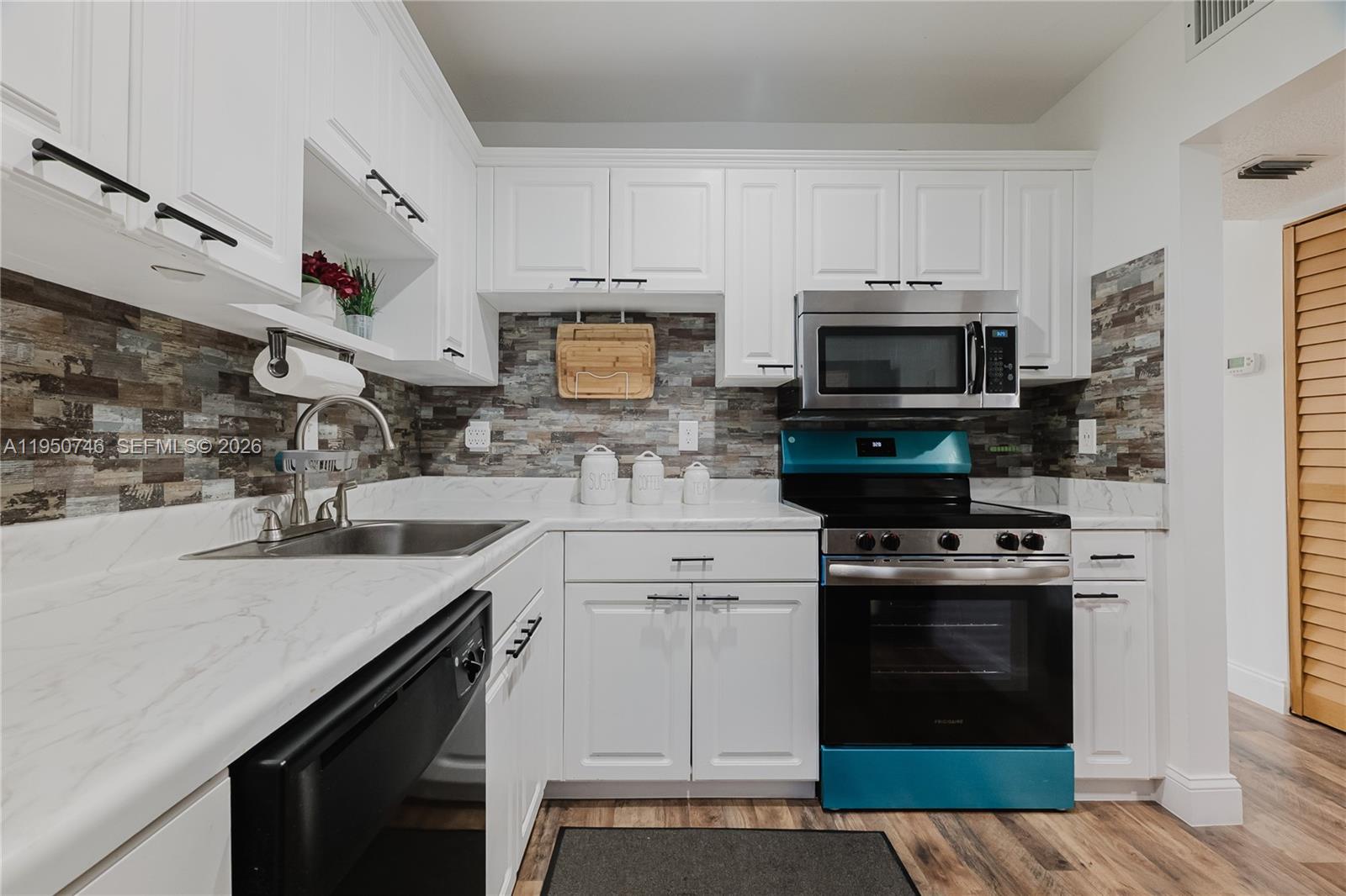 HOLIDAY SPRINGS VILLAGE 1 - Residential