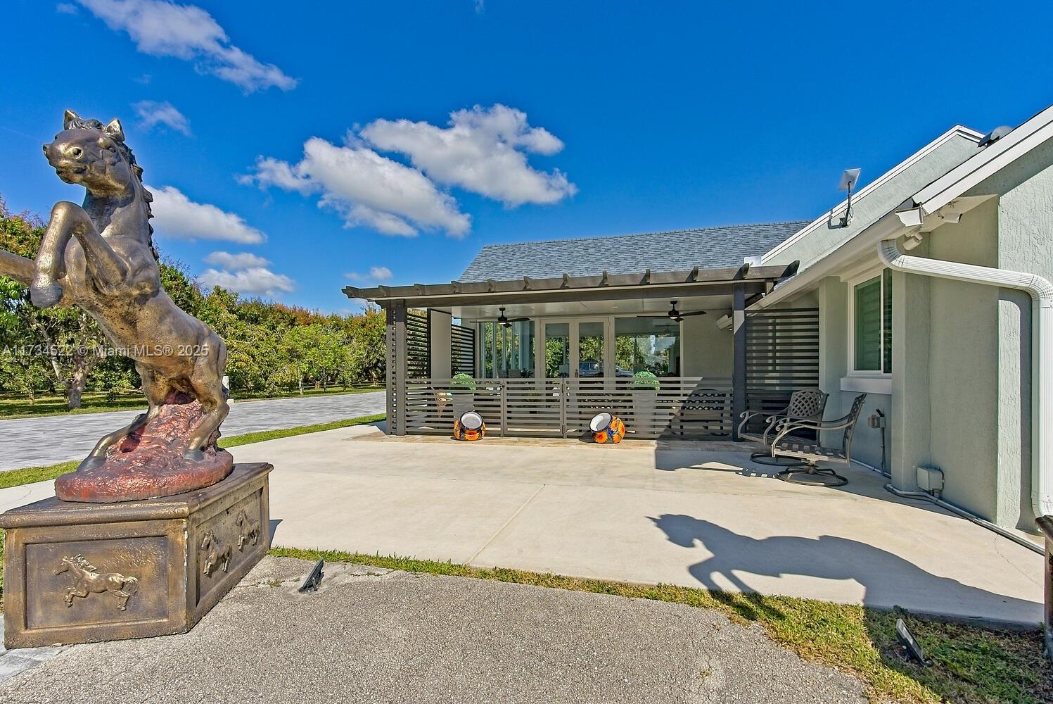 REDLANDS - Residential