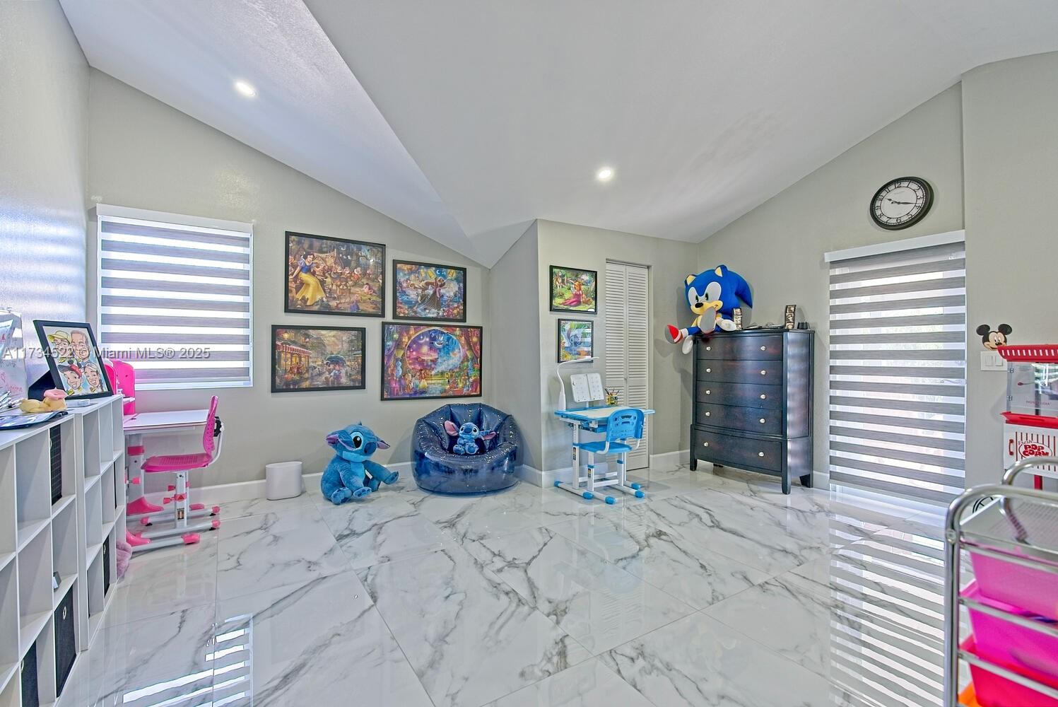 REDLANDS - Residential