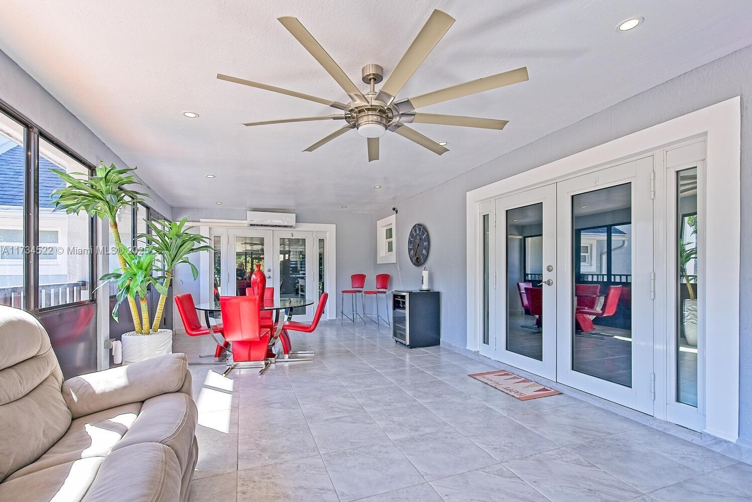 REDLANDS - Residential
