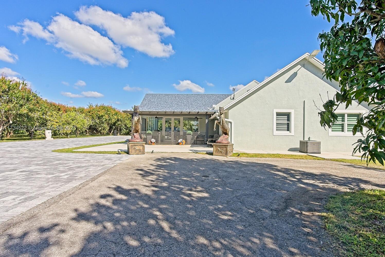 REDLANDS - Residential