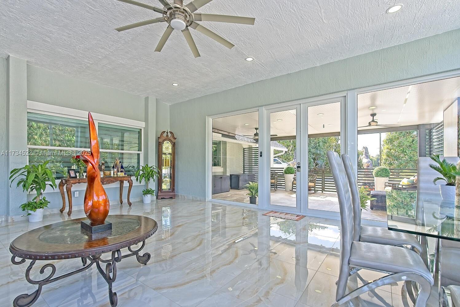 REDLANDS - Residential
