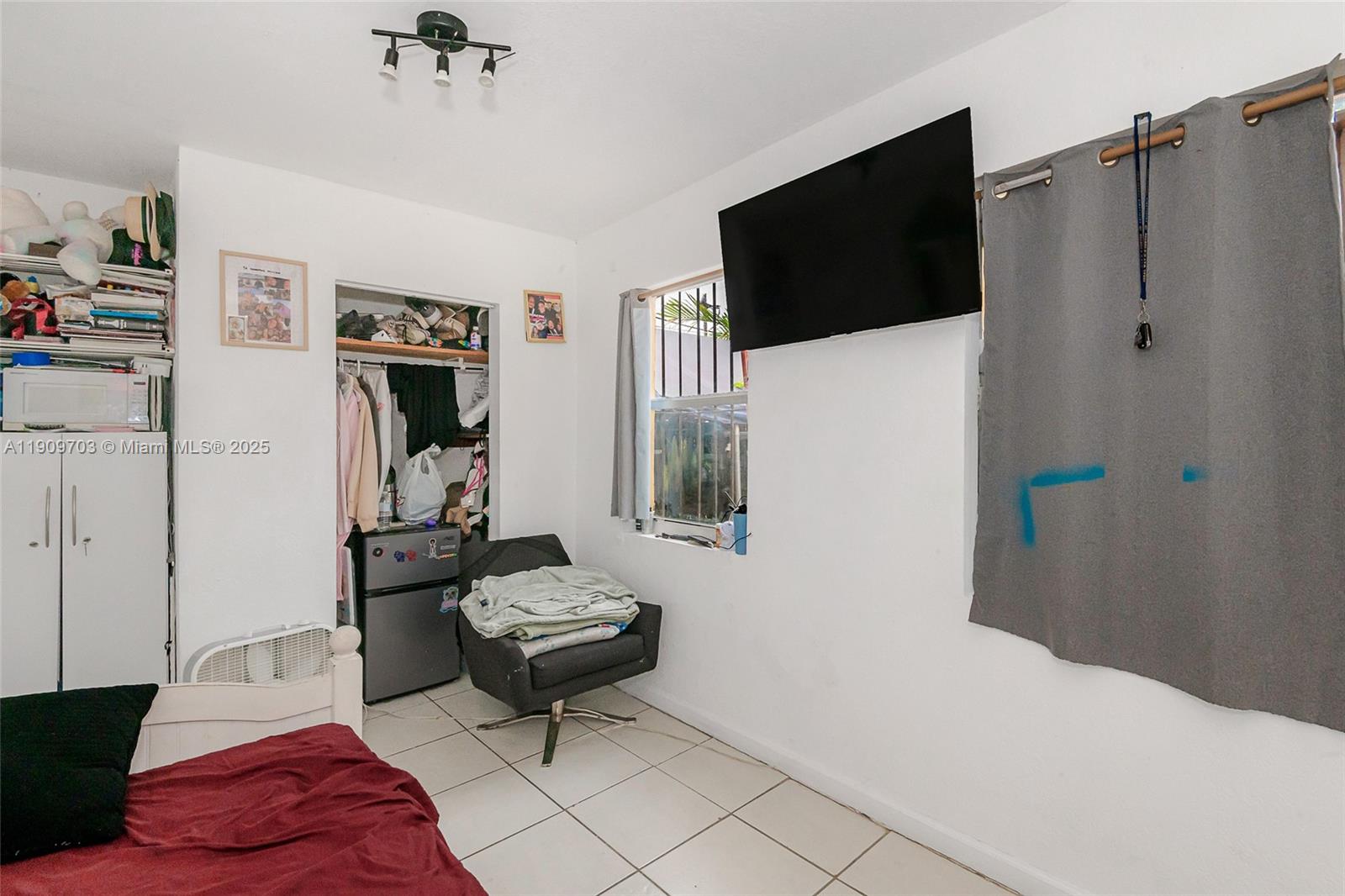 LAWRENCE ESTATE LAND COS - Residential Income