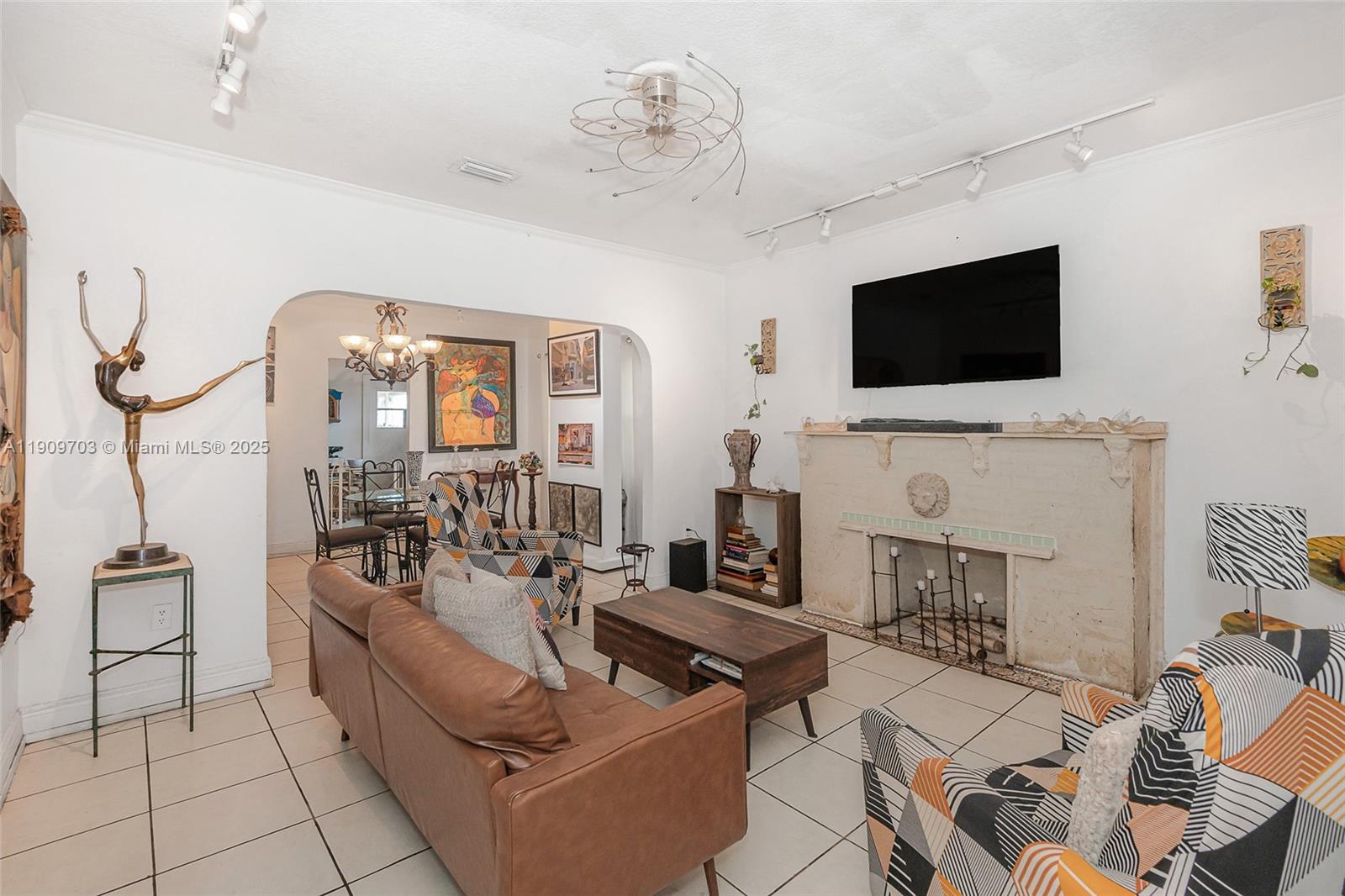 LAWRENCE ESTATE LAND COS - Residential Income