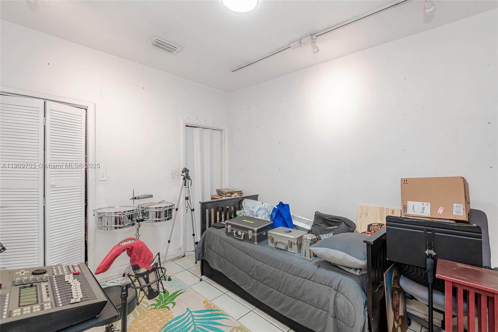 LAWRENCE ESTATE LAND COS - Residential Income