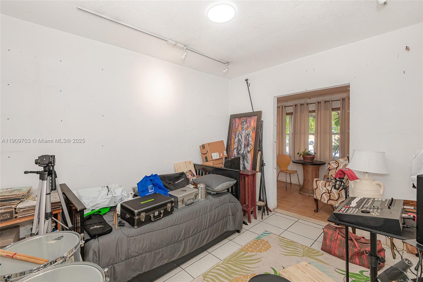 LAWRENCE ESTATE LAND COS - Residential Income