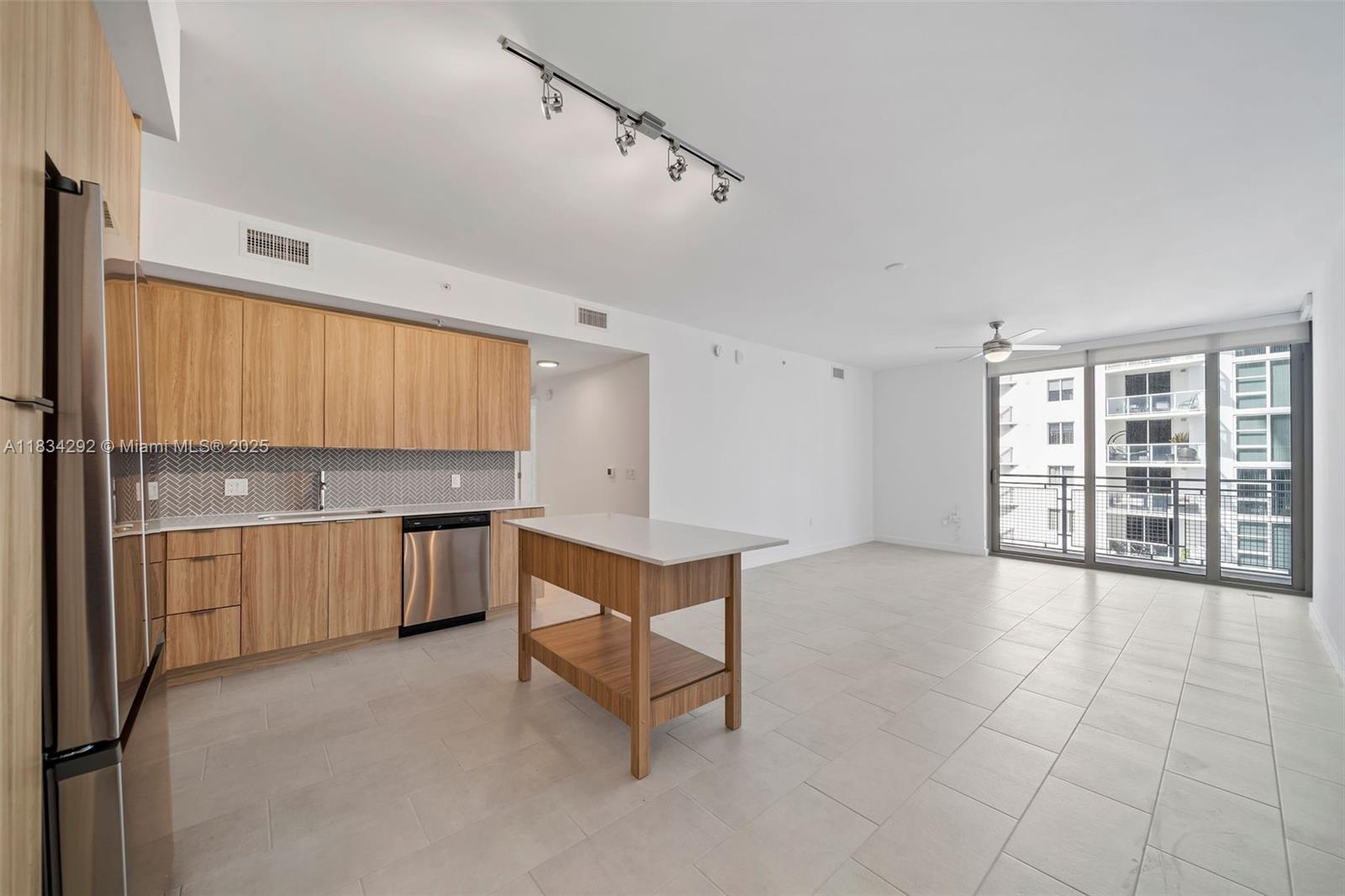 2150 N Bayshore Dr 2409
