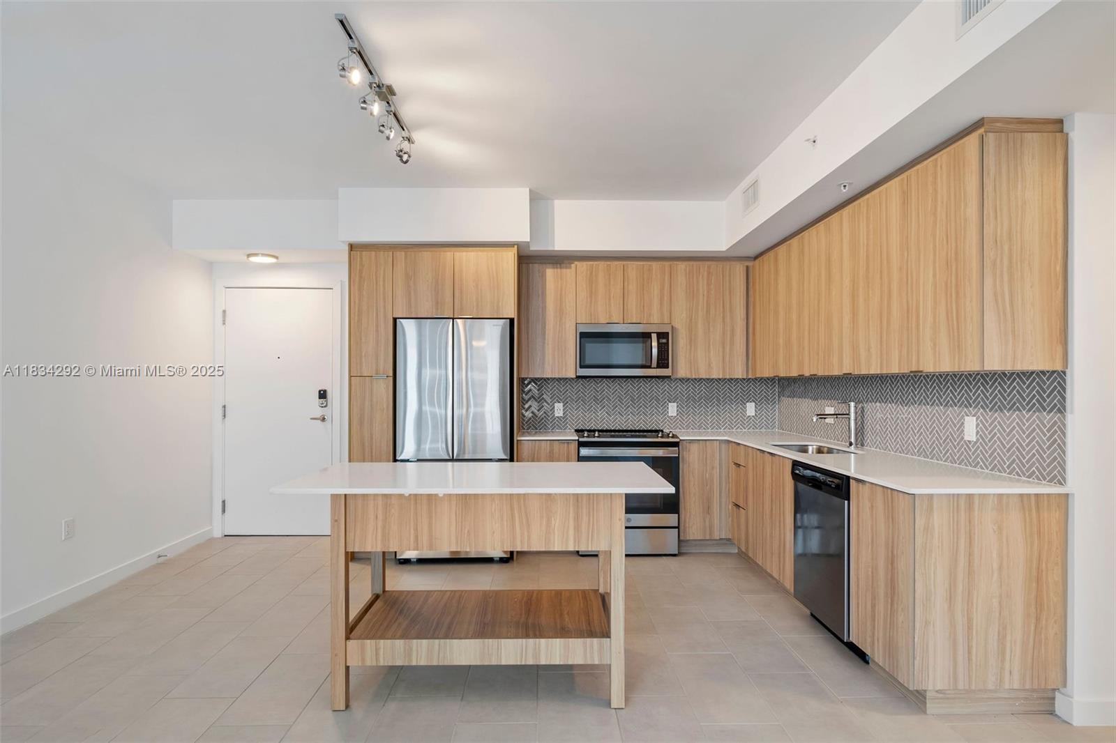 2150 N Bayshore Dr 2409