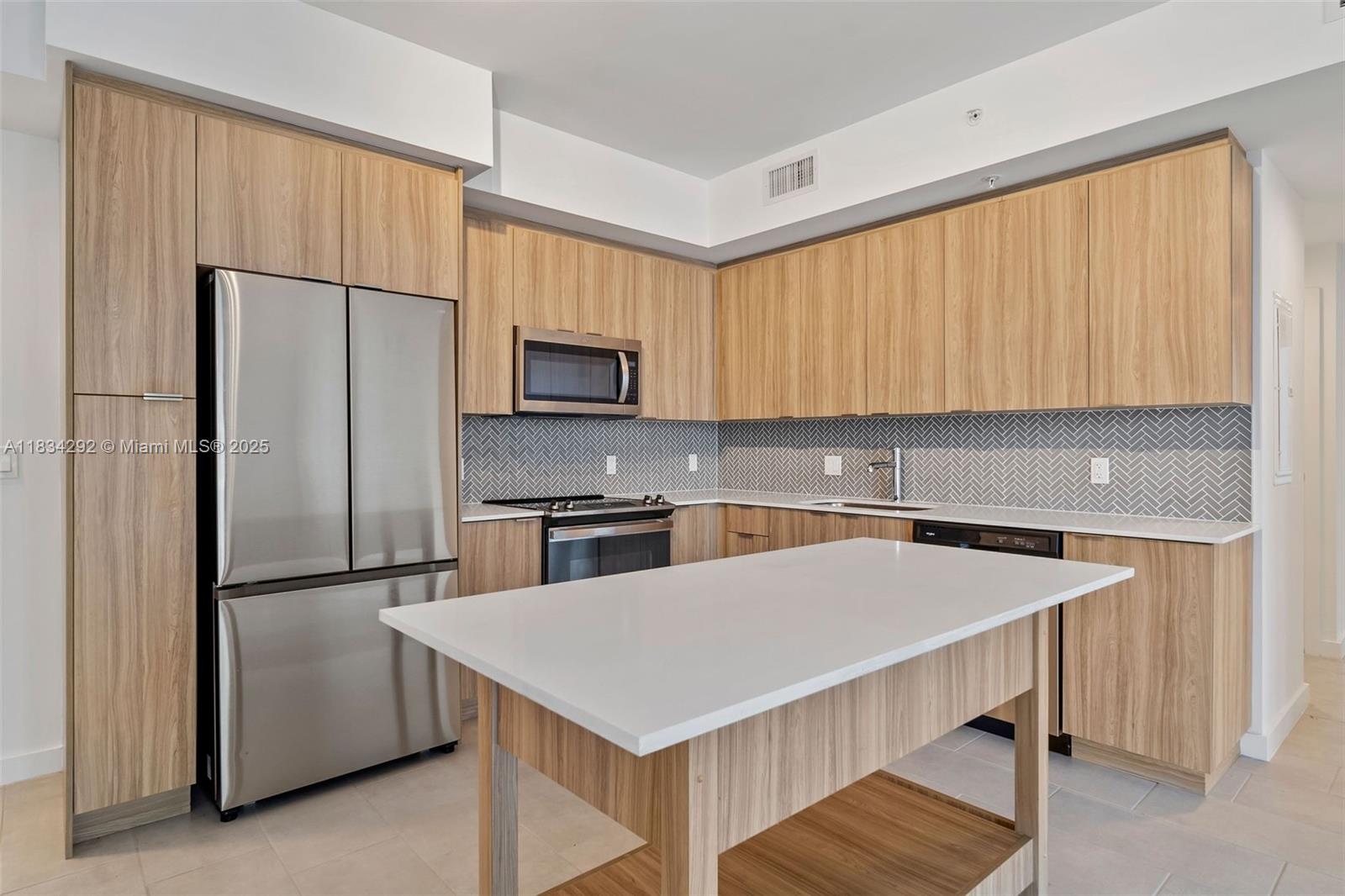 2150 N Bayshore Dr 2409