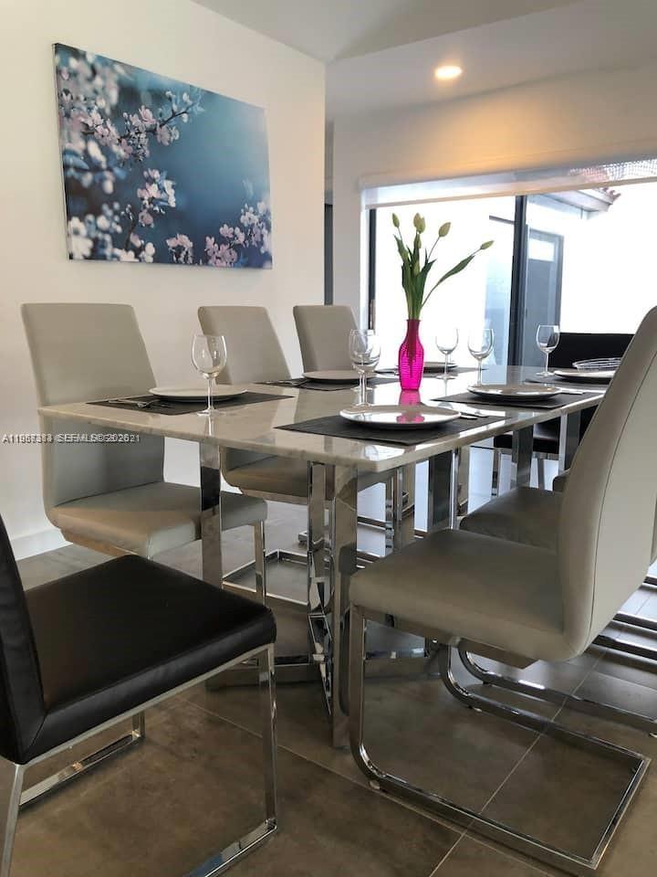 VILLAS ON THE GREEN - Residential