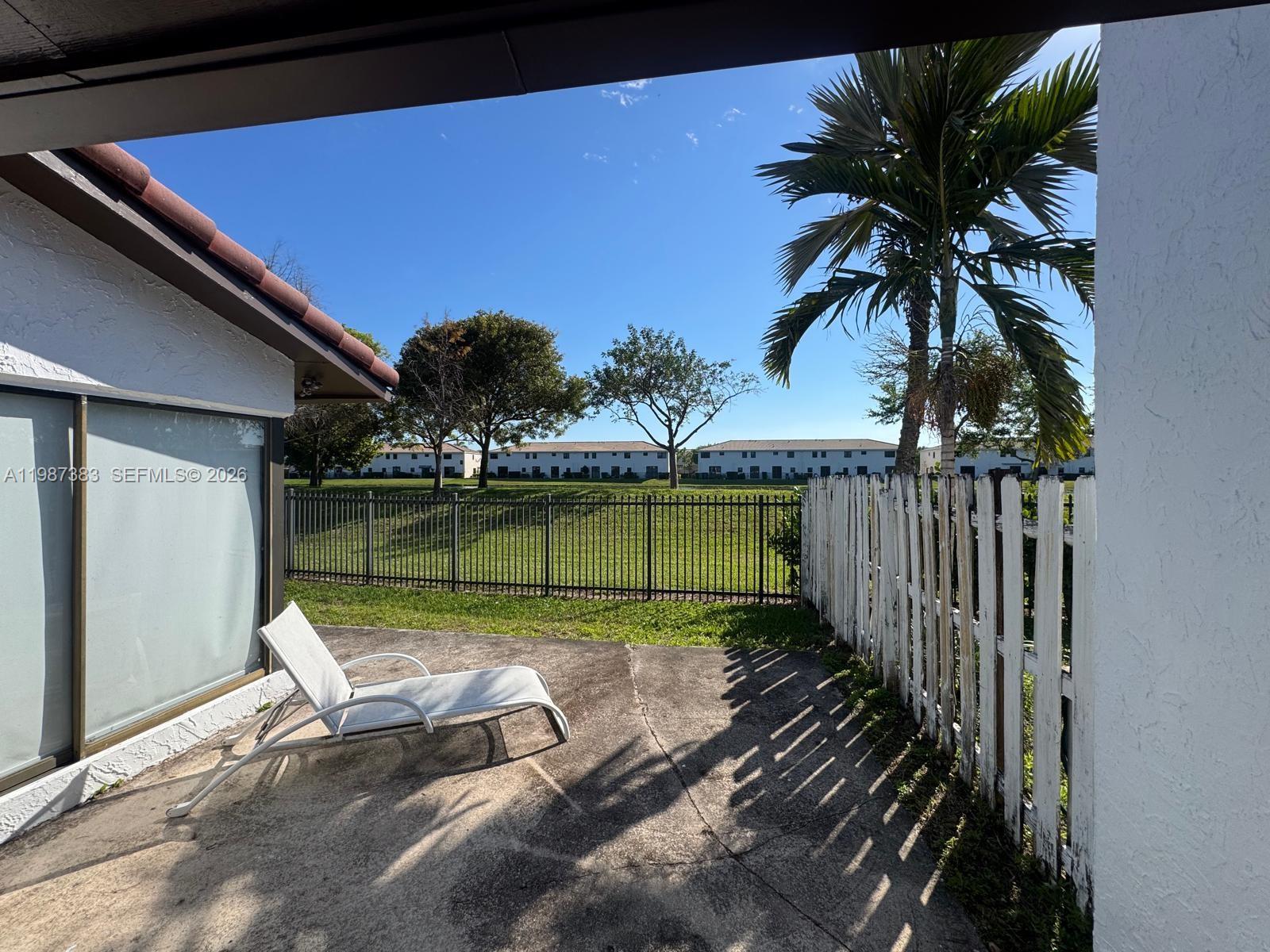 VILLAS ON THE GREEN - Residential