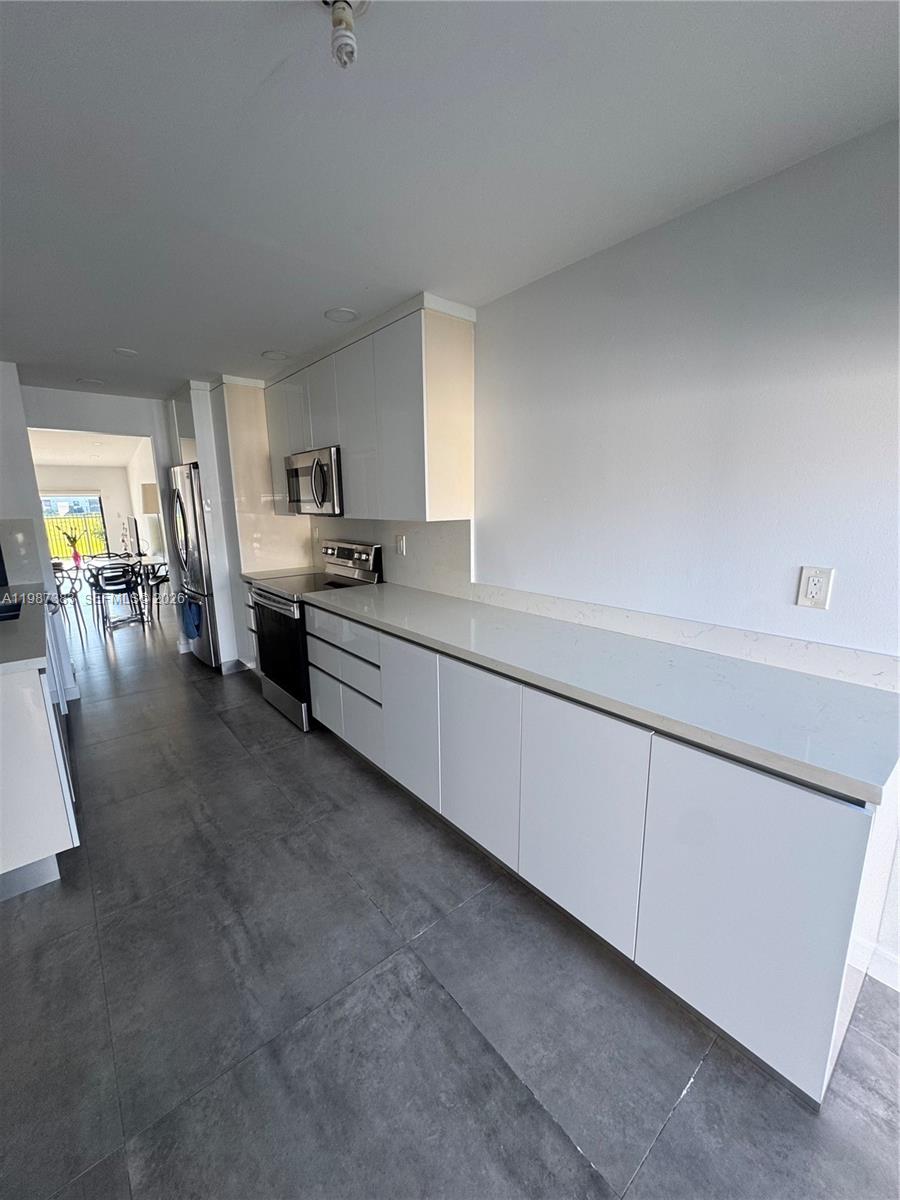 VILLAS ON THE GREEN - Residential