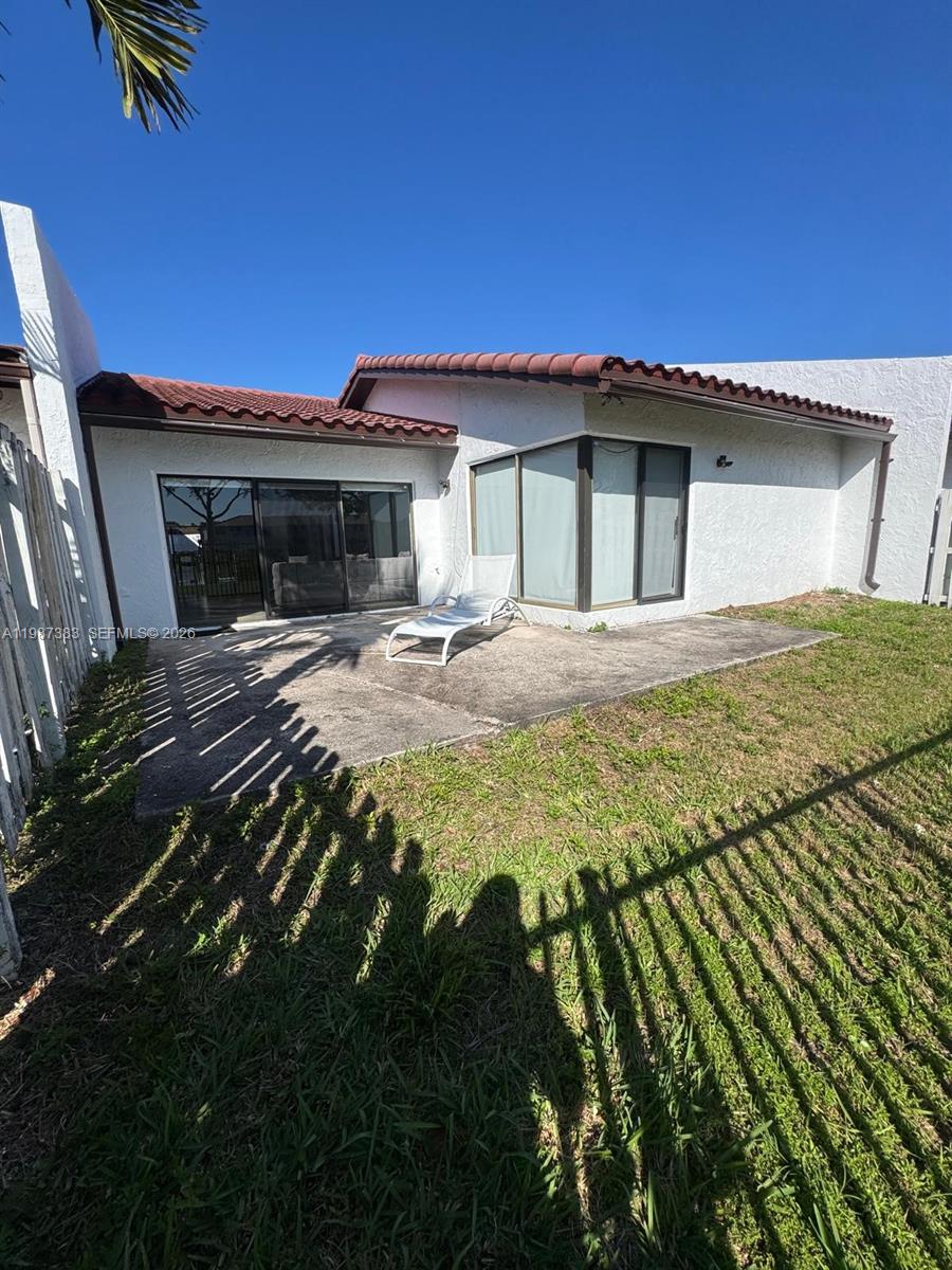 VILLAS ON THE GREEN - Residential