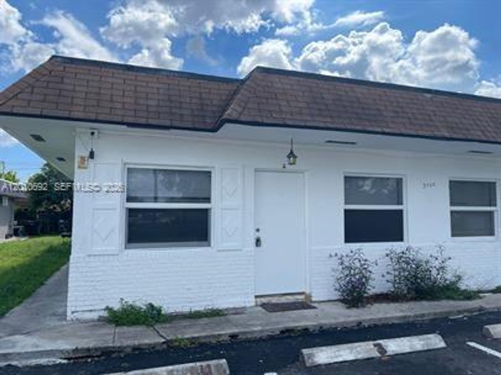 Photo of 3960 NW 31st Ter #2, Lauderdale Lakes, FL 33309 (MLS # A12010692)