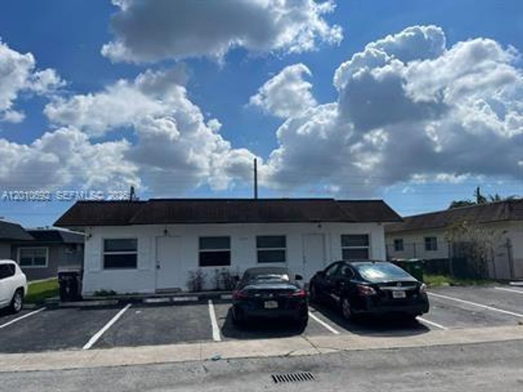 Photo of 3960 NW 31st Ter #2, Lauderdale Lakes, FL 33309 (MLS # A12010692)