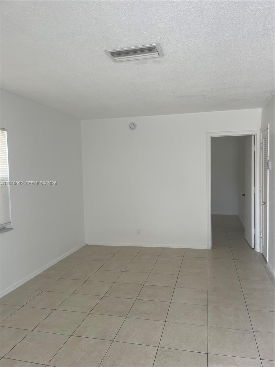 3960 NW 31st Ter 2