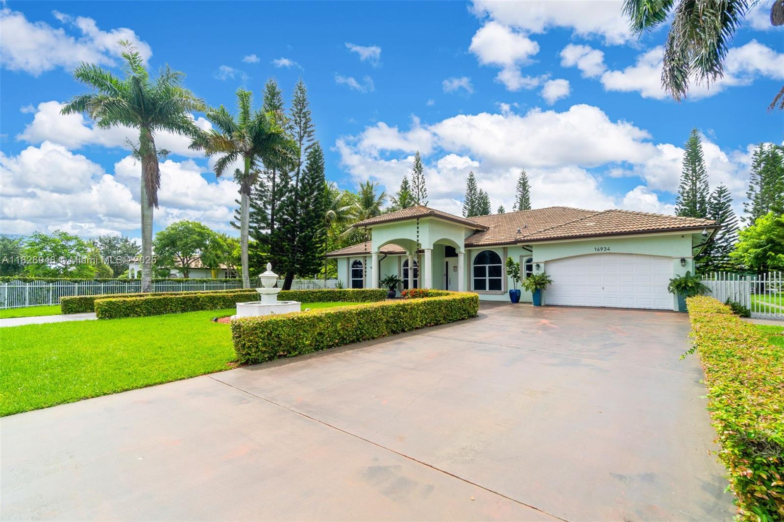 SOUTH KENDALL ESTATES - Residential