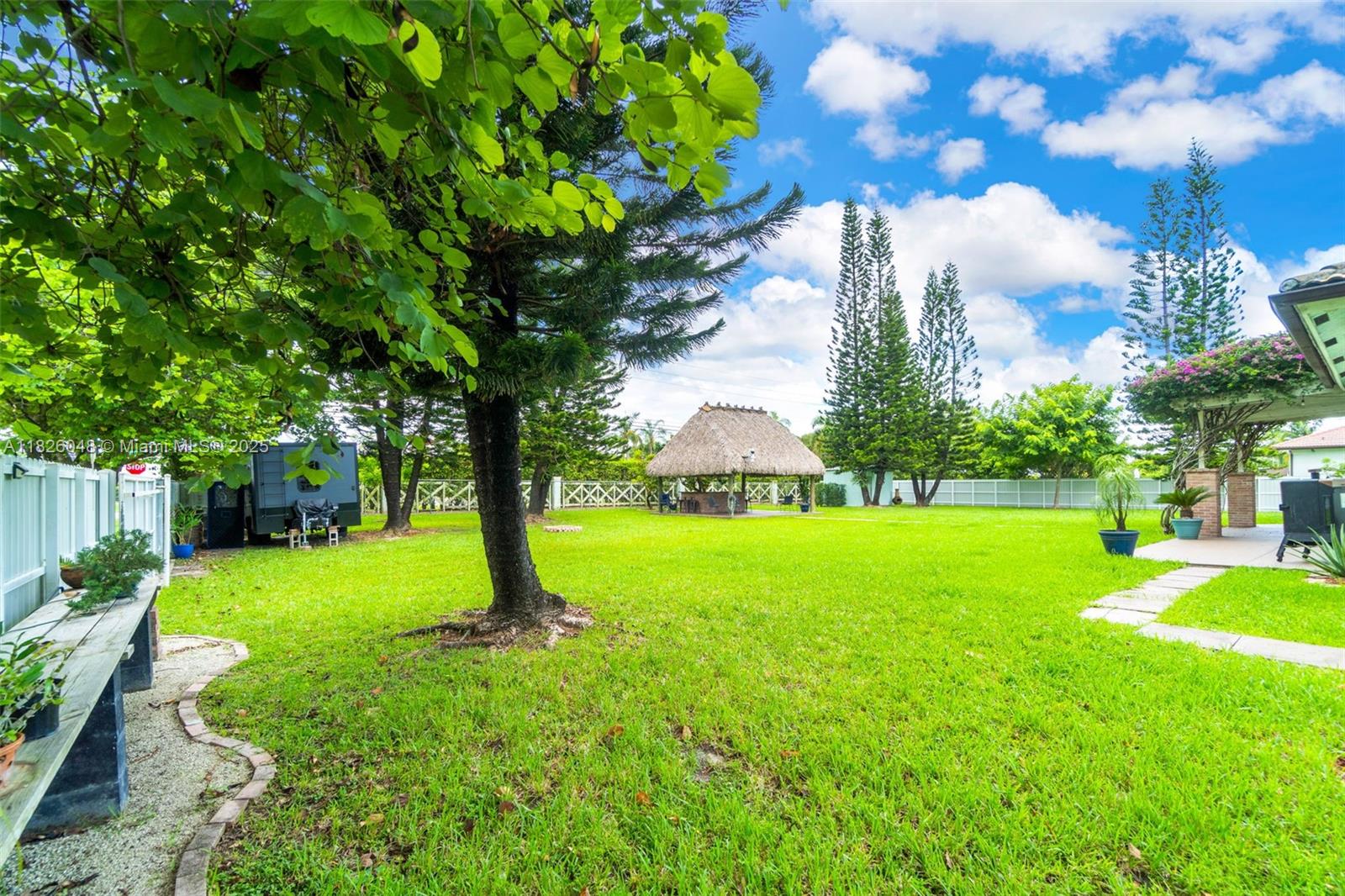 SOUTH KENDALL ESTATES - Residential