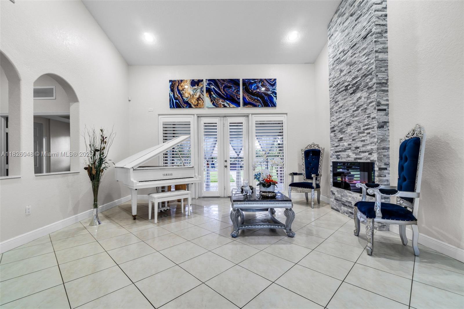 SOUTH KENDALL ESTATES - Residential