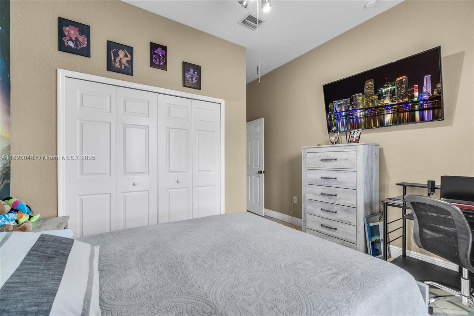 SOUTH KENDALL ESTATES - Residential