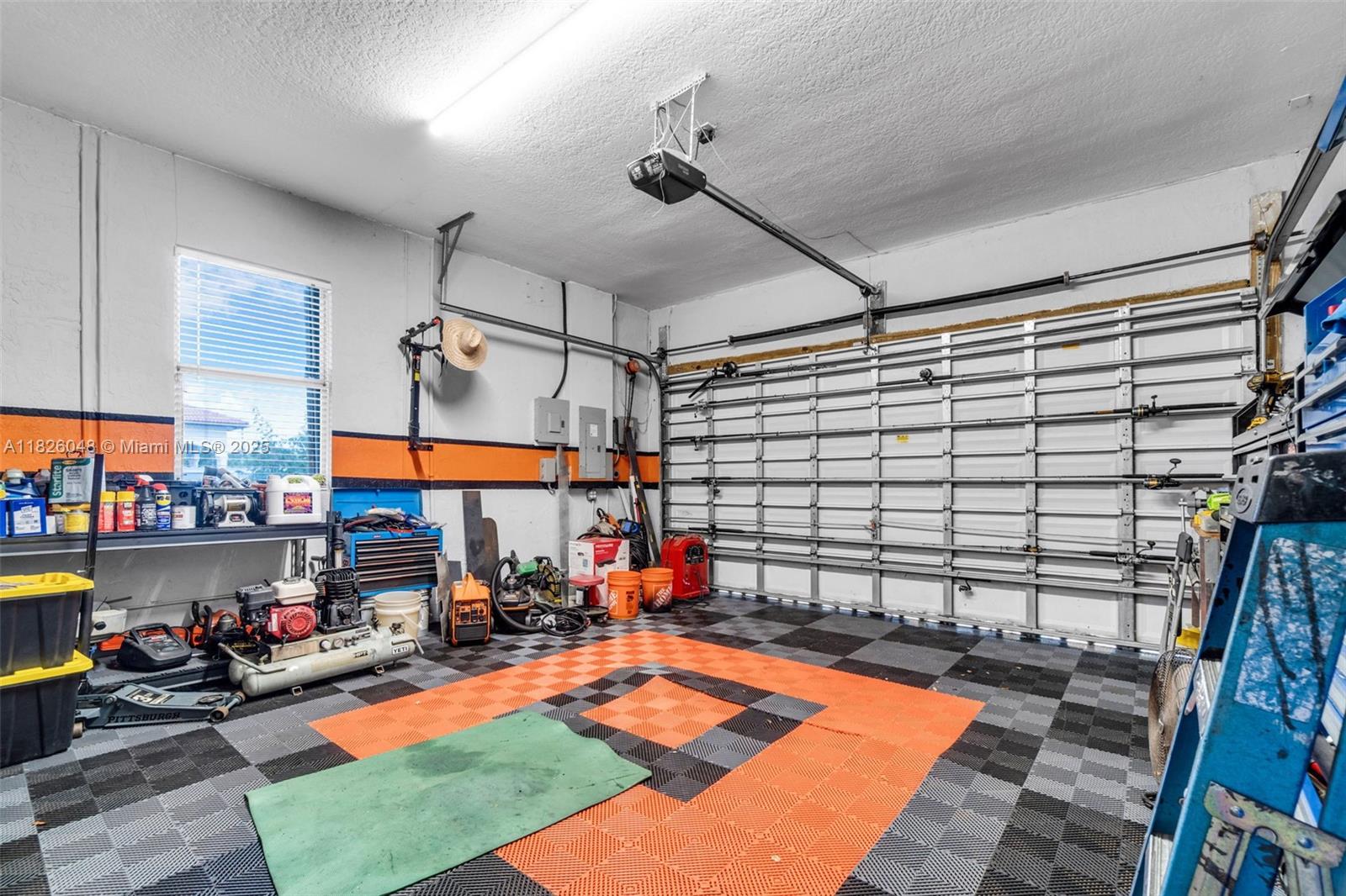 SOUTH KENDALL ESTATES - Residential