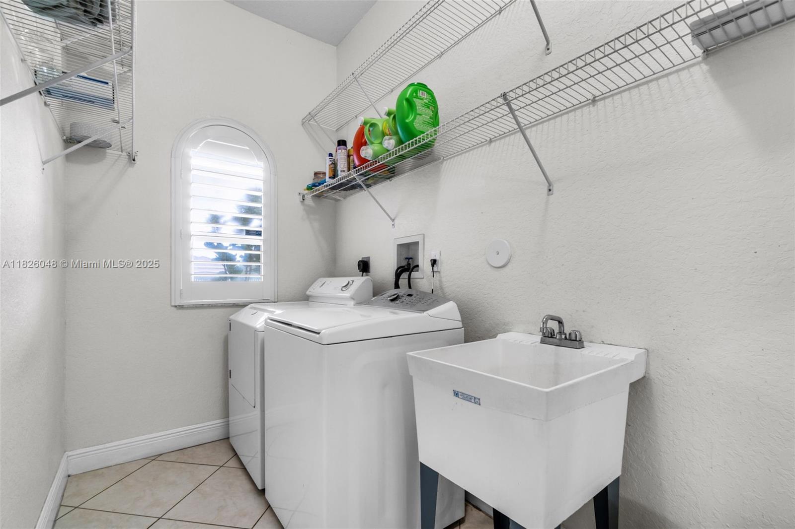 SOUTH KENDALL ESTATES - Residential