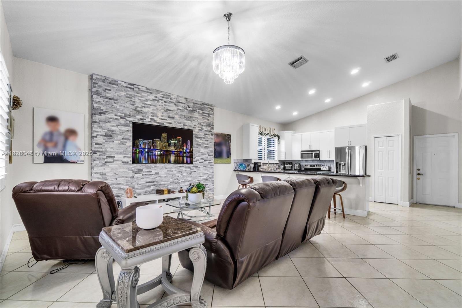 SOUTH KENDALL ESTATES - Residential