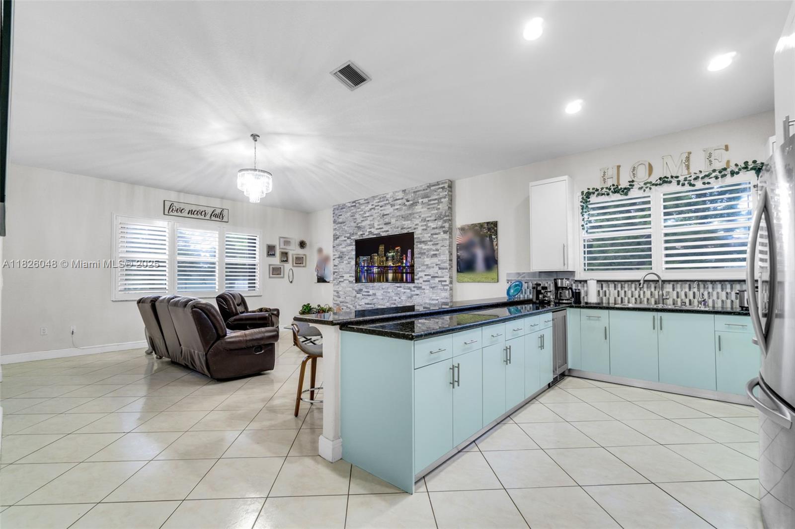 SOUTH KENDALL ESTATES - Residential