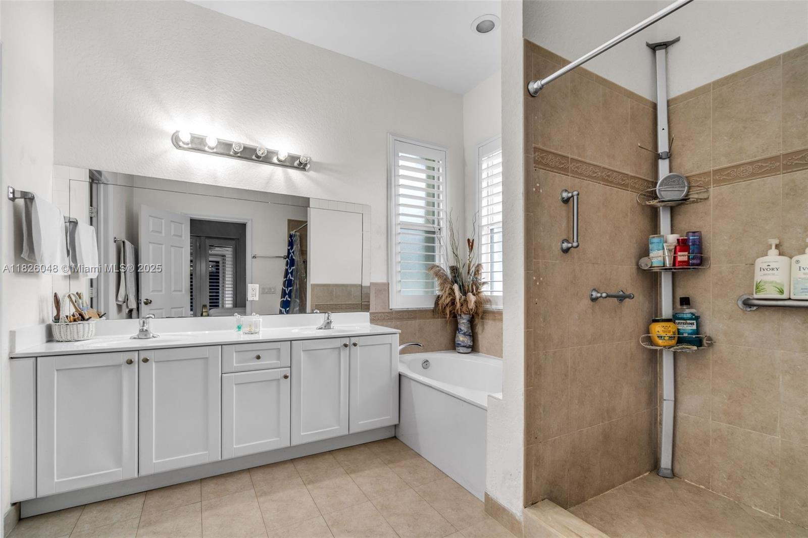 SOUTH KENDALL ESTATES - Residential