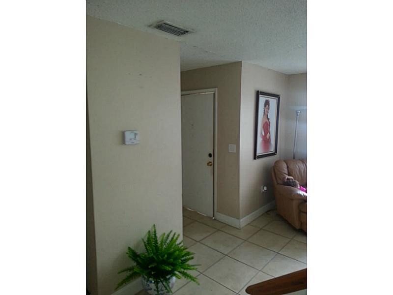 MILLER VILLAS CONDO - Residential Lease