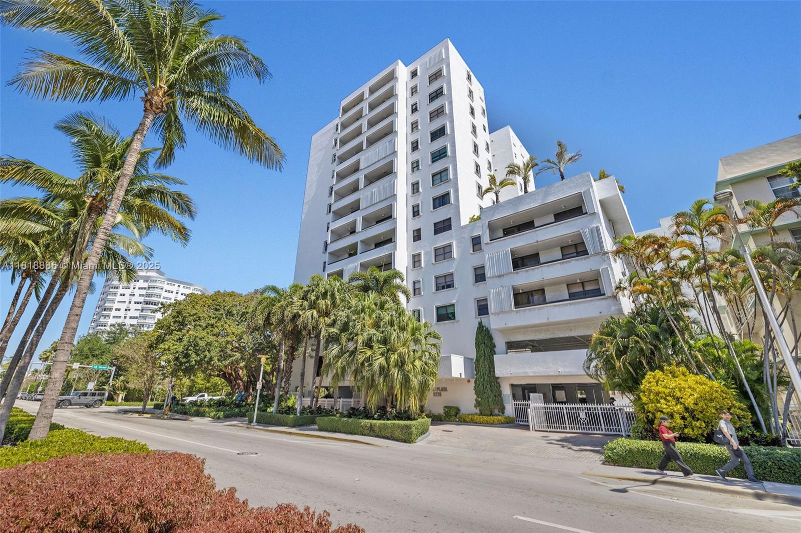 Property for Sale at 1775 Washington Ave 4C, Miami Beach, Miami-Dade County, Florida - Bedrooms: 2 
Bathrooms: 2  - $499,995