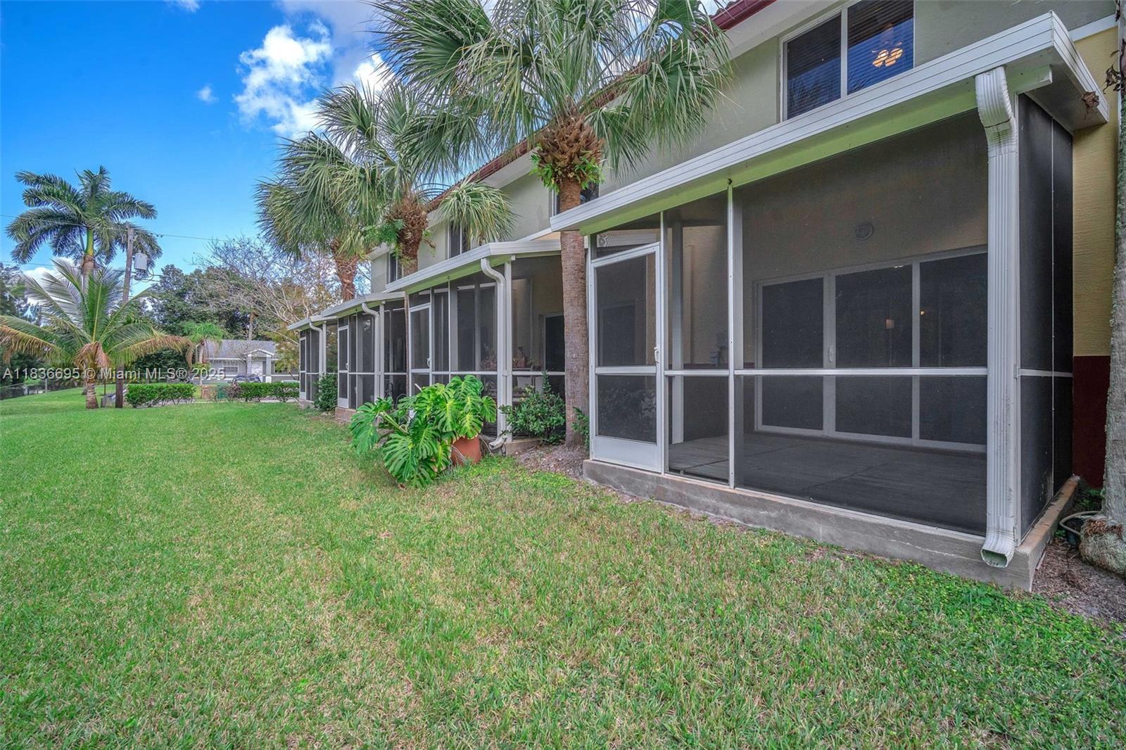 4923 SW 66th Ter 4923
