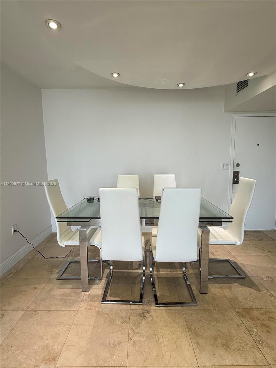 BONAVISTA CONDO - Residential