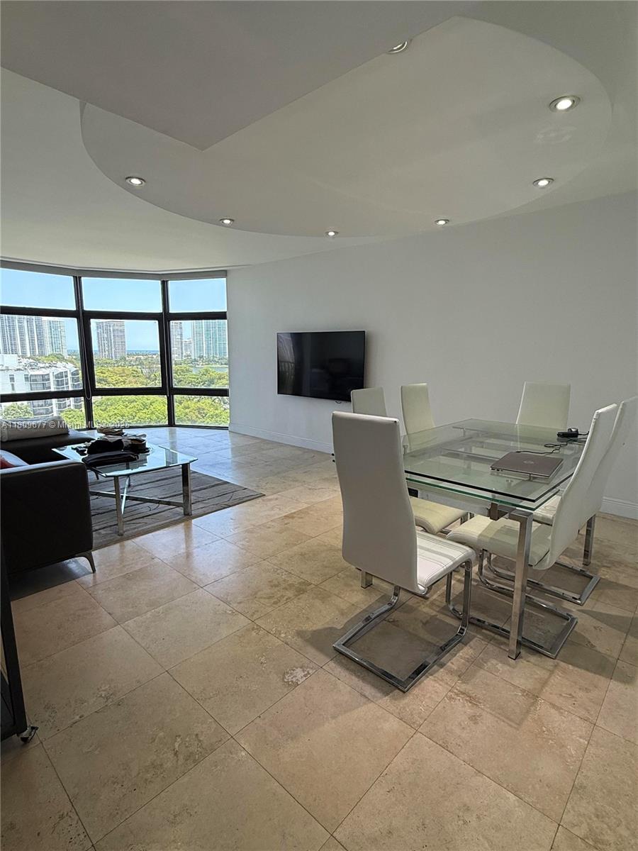 BONAVISTA CONDO - Residential