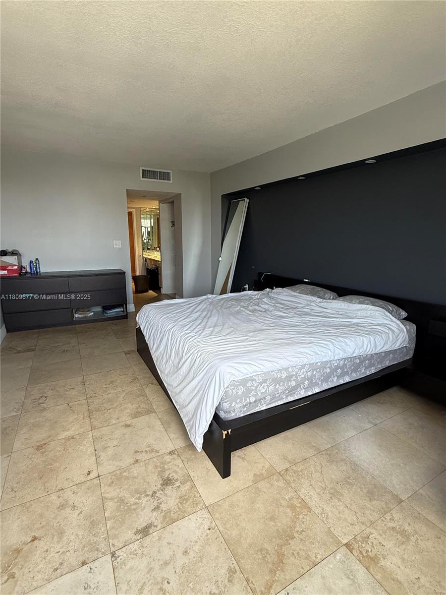 BONAVISTA CONDO - Residential