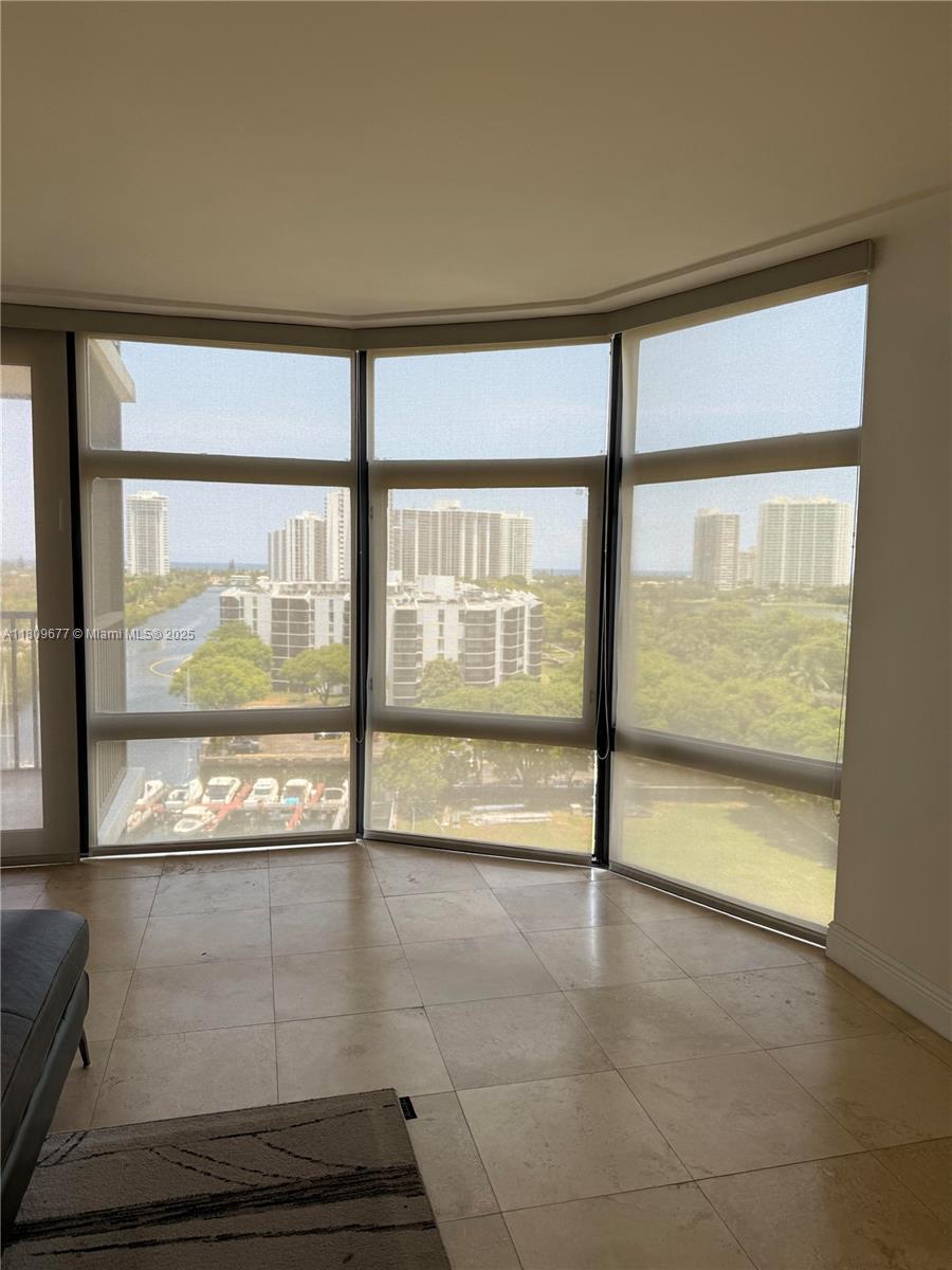 BONAVISTA CONDO - Residential