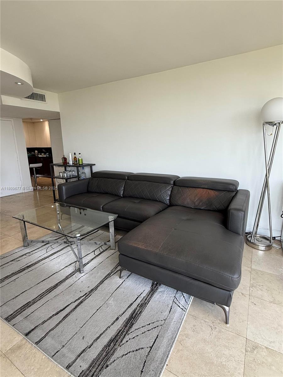 BONAVISTA CONDO - Residential